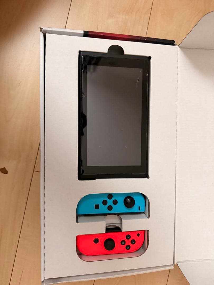 Switch本体&コントローラー四つセット