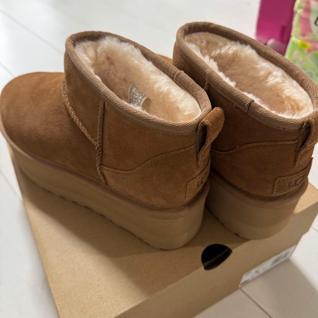 UGG 厚底ムートンブーツ