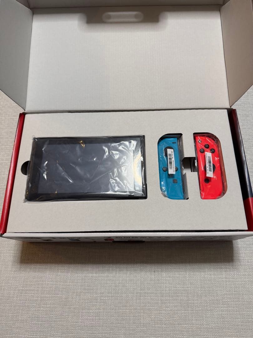 Nintendo switch バッテリー強化型（新型）　全付属品有 ケース付