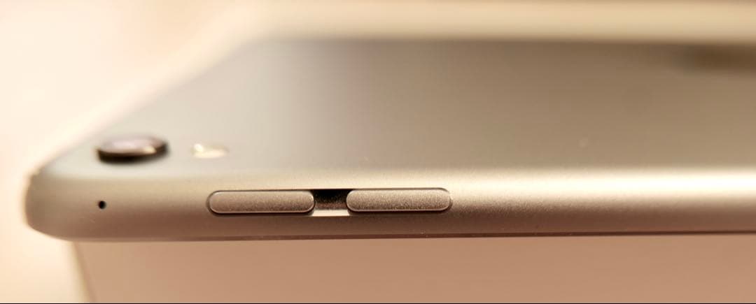 iPad Pro 9.7 128GB SIMフリー Wi-Fi+Cellular