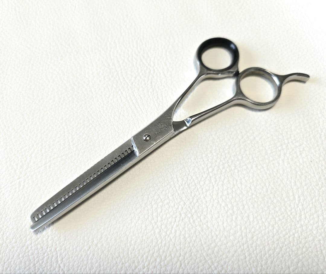 【最終値下げ】美容師 プロ用 シザー5.5 セニング 30