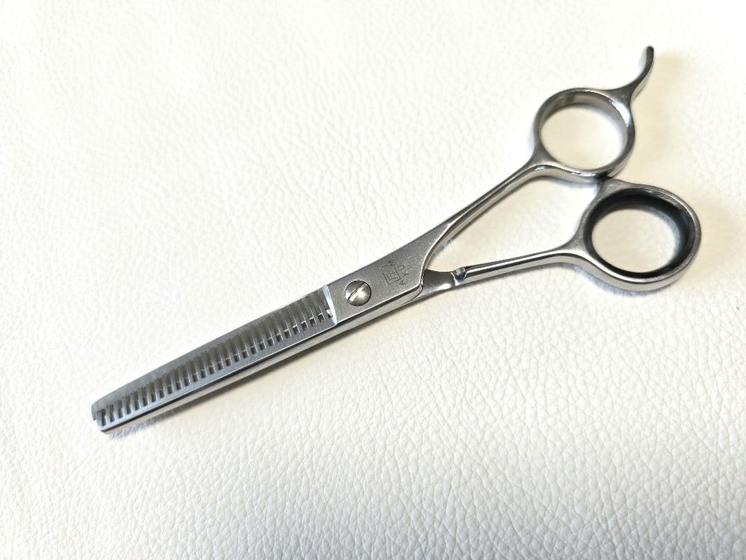 【最終値下げ】美容師 プロ用 シザー5.5 セニング 30
