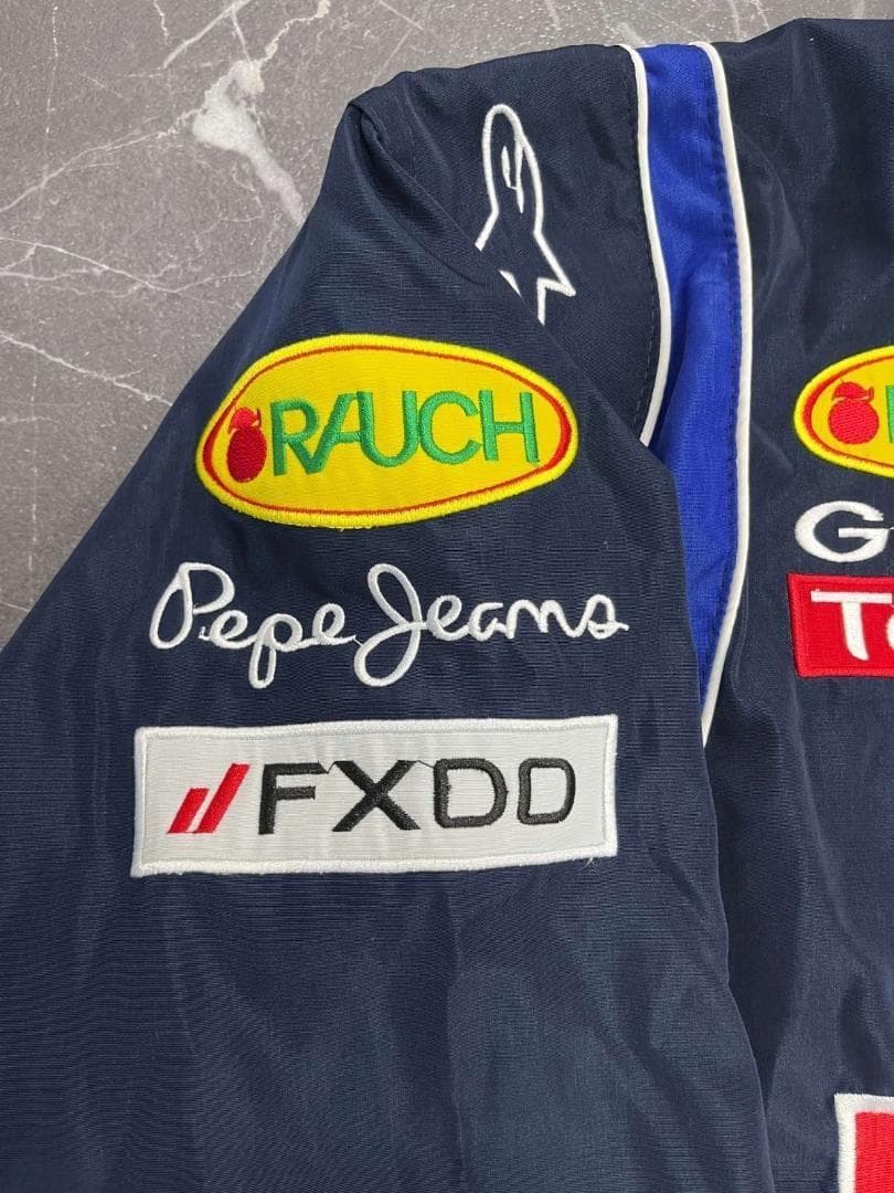 新品 RED BULL INFINITI 刺繍中綿 F1レーシングジャケットB9