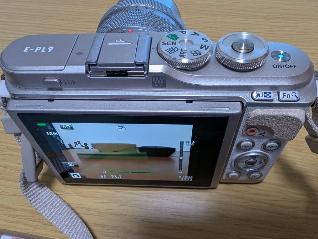 OLYMPUS PEN E-PL9 レンズセット★★ SDカード入り