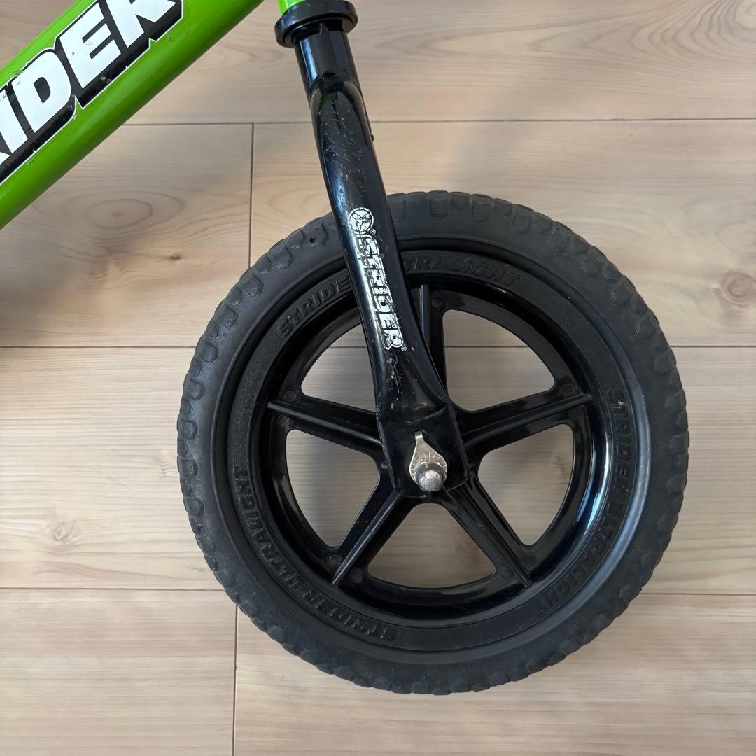 STRIDER バランスバイク 緑色　スポーツ