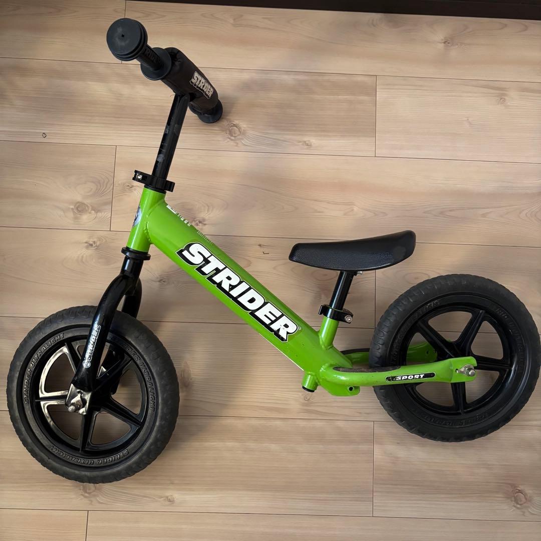 STRIDER バランスバイク 緑色　スポーツ