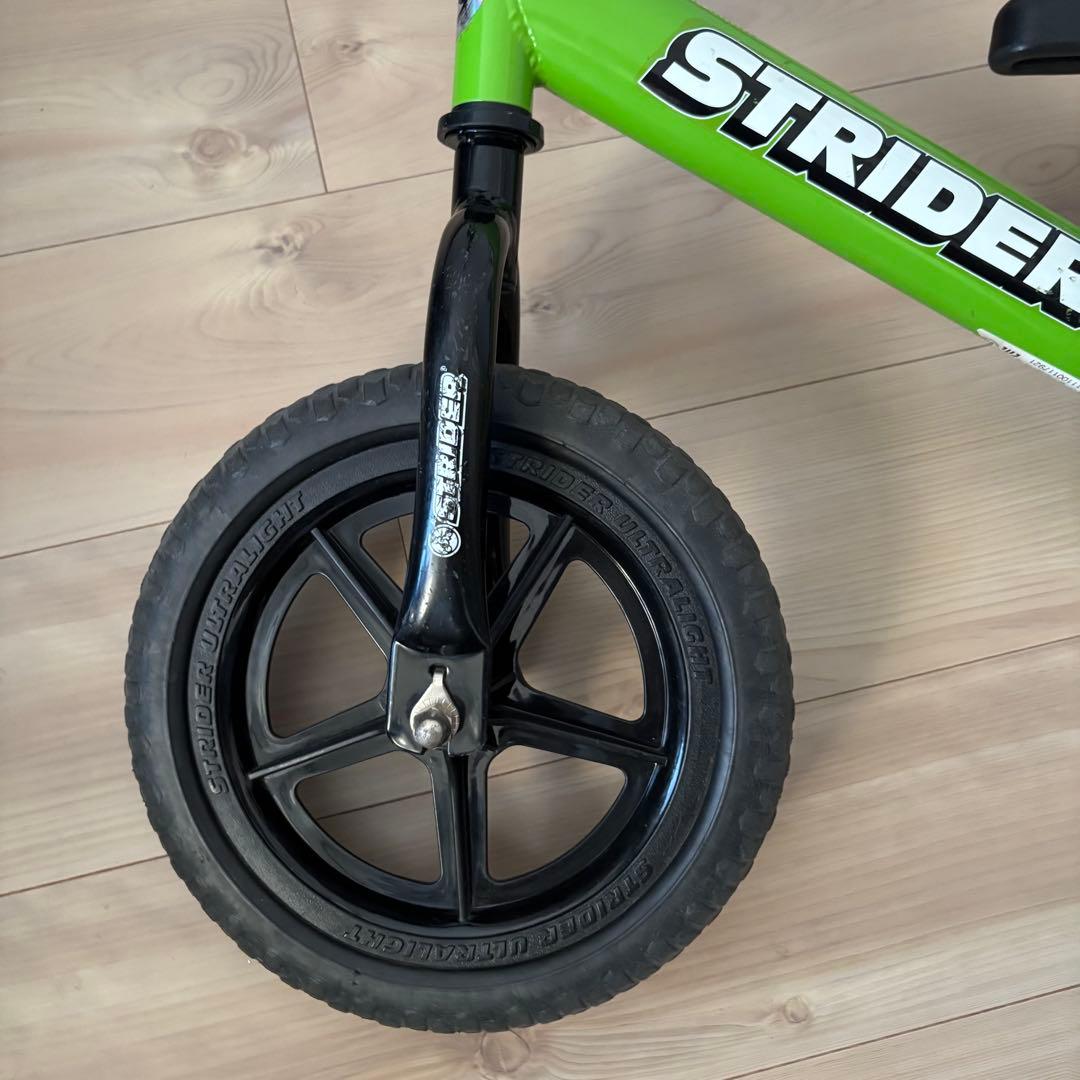 STRIDER バランスバイク 緑色　スポーツ