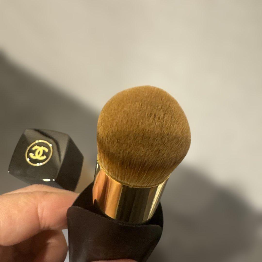 CHANEL サプリマージュ　レサンスドゥ タンB20ファンデーショ　ブラシ付き