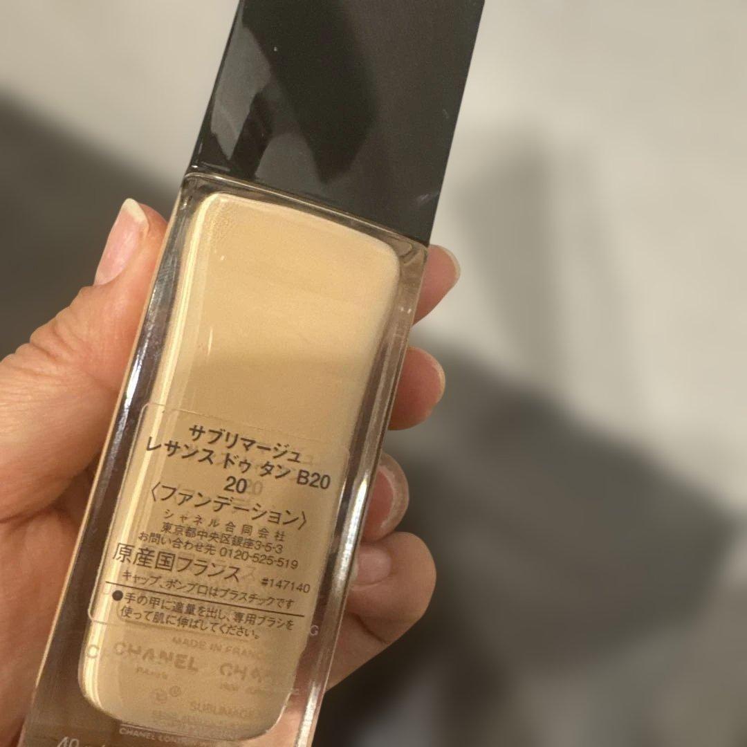 CHANEL サプリマージュ　レサンスドゥ タンB20ファンデーショ　ブラシ付き