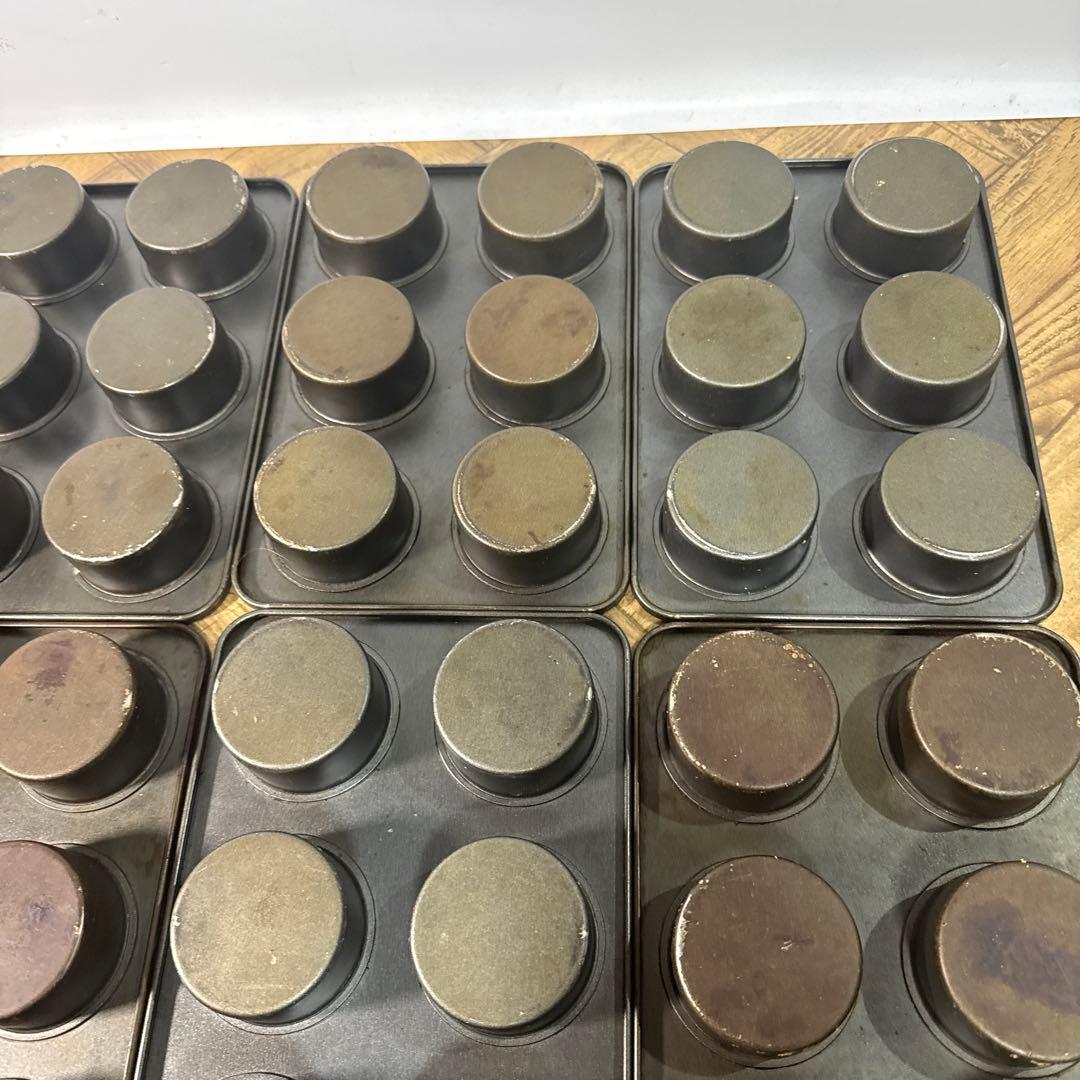 6穴マフィン型(黒金属製) 8セット　垂直型