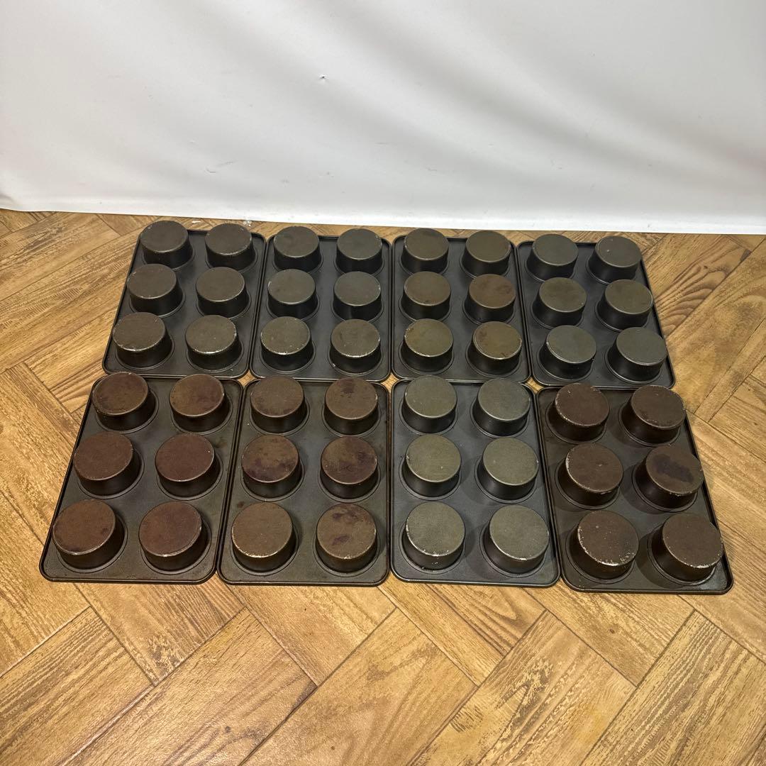 6穴マフィン型(黒金属製) 8セット　垂直型