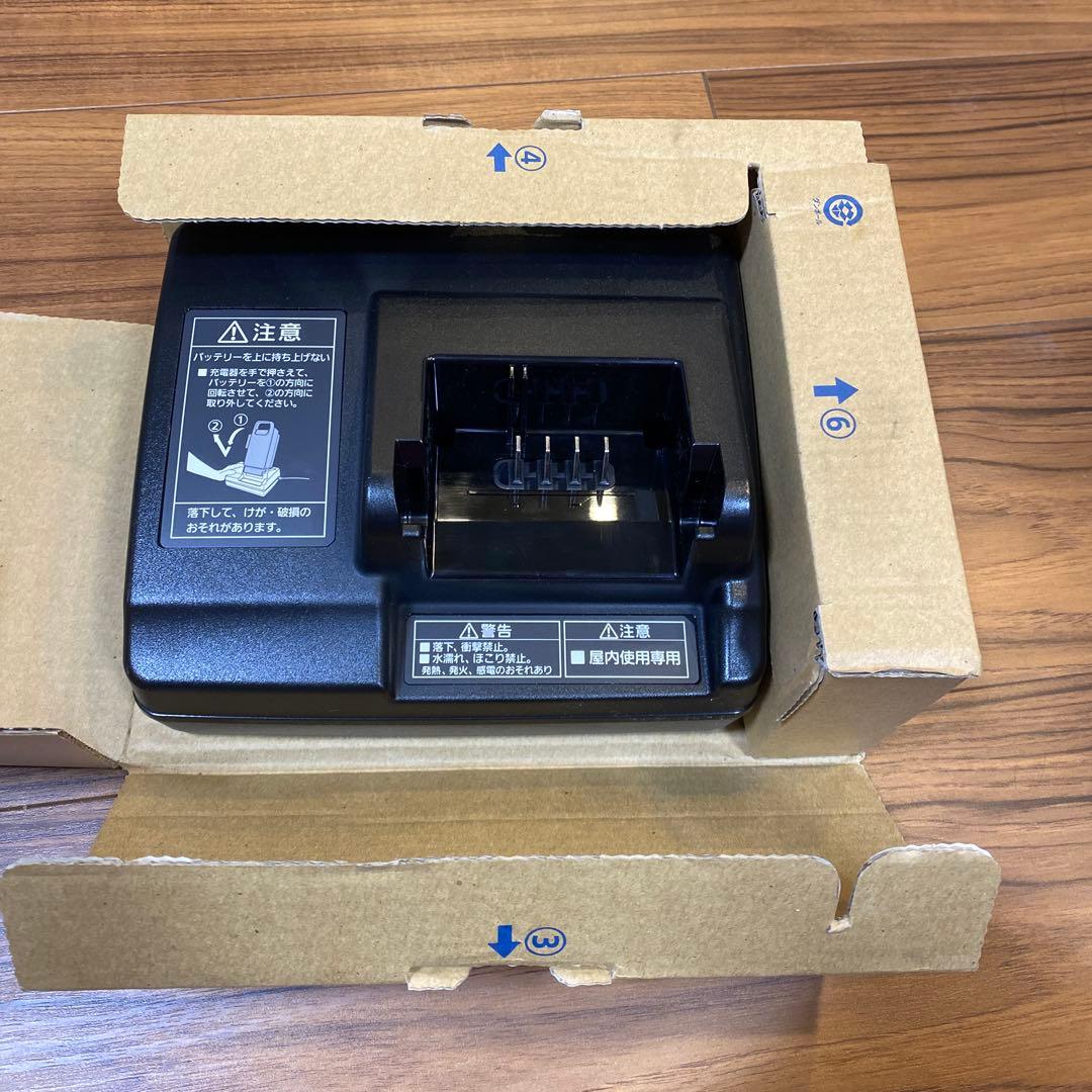 Panasonic NKJ073Z バッテリー充電器