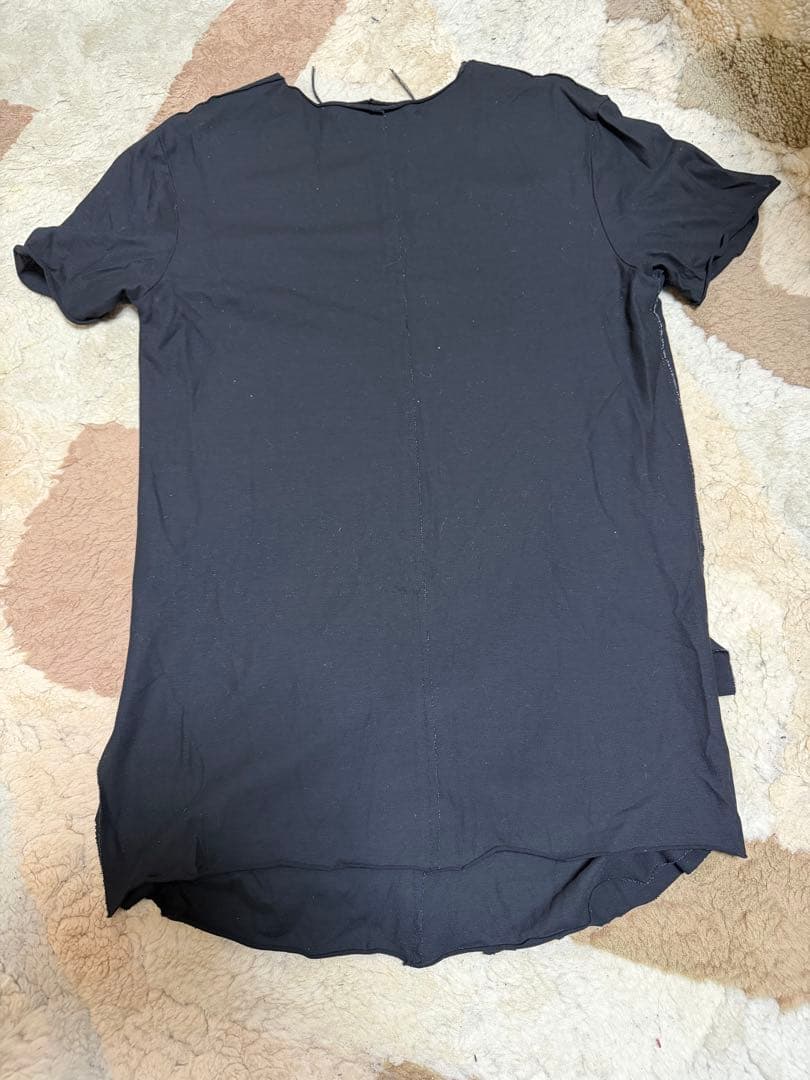 askyy 黒 Vネック Tシャツ