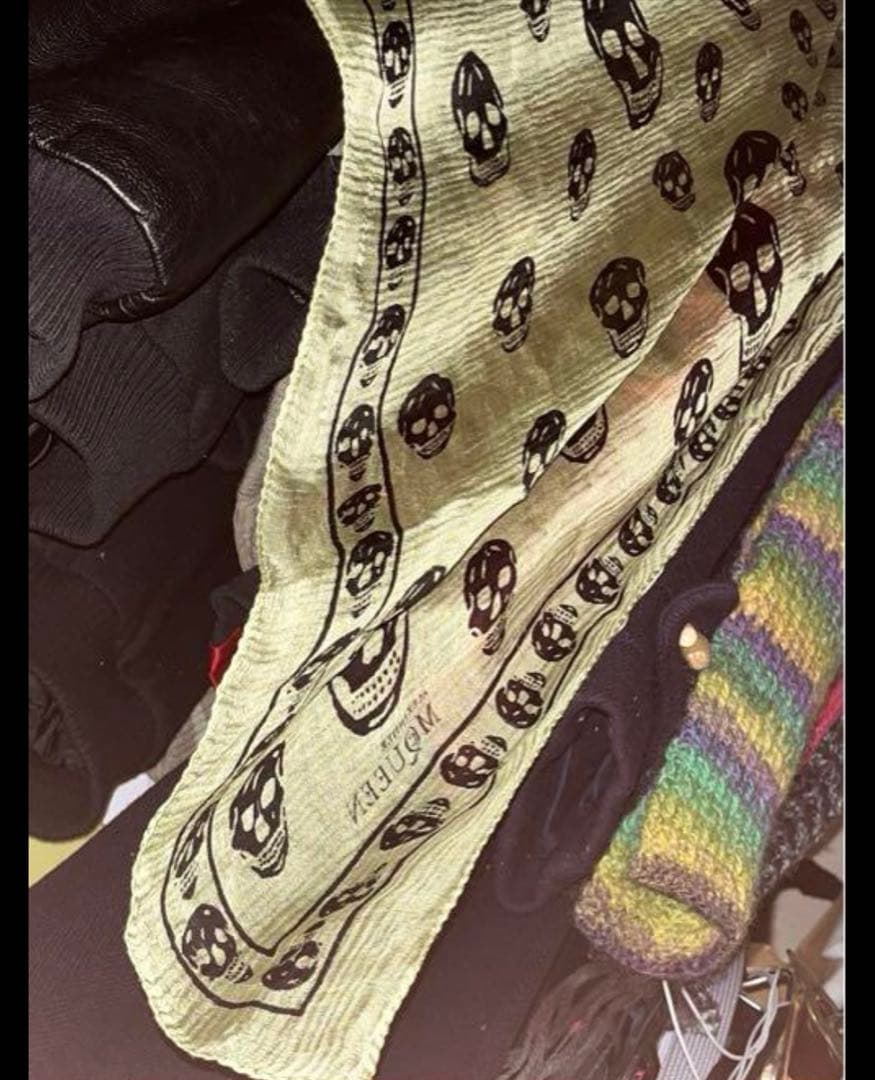 Alexander McQueen アレキサンダーマックイーン　ストール