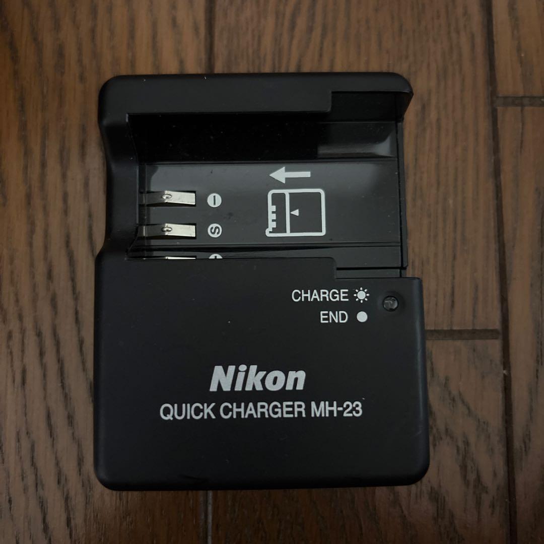 Nikon D5000 デジタル一眼レフ AF-S 18-55mmレンズ付き