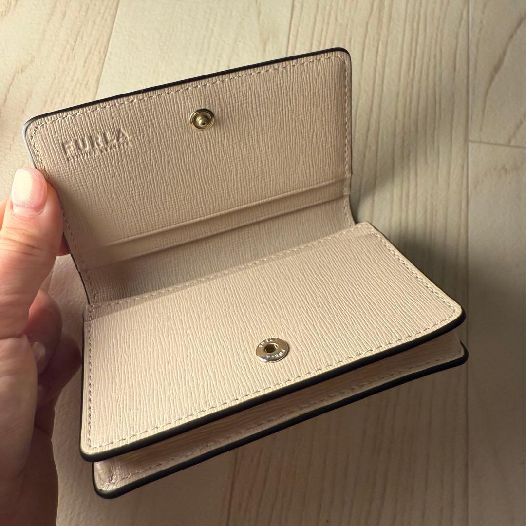 【新品・未使用】FURLA ベージュ　レザー名刺入れ