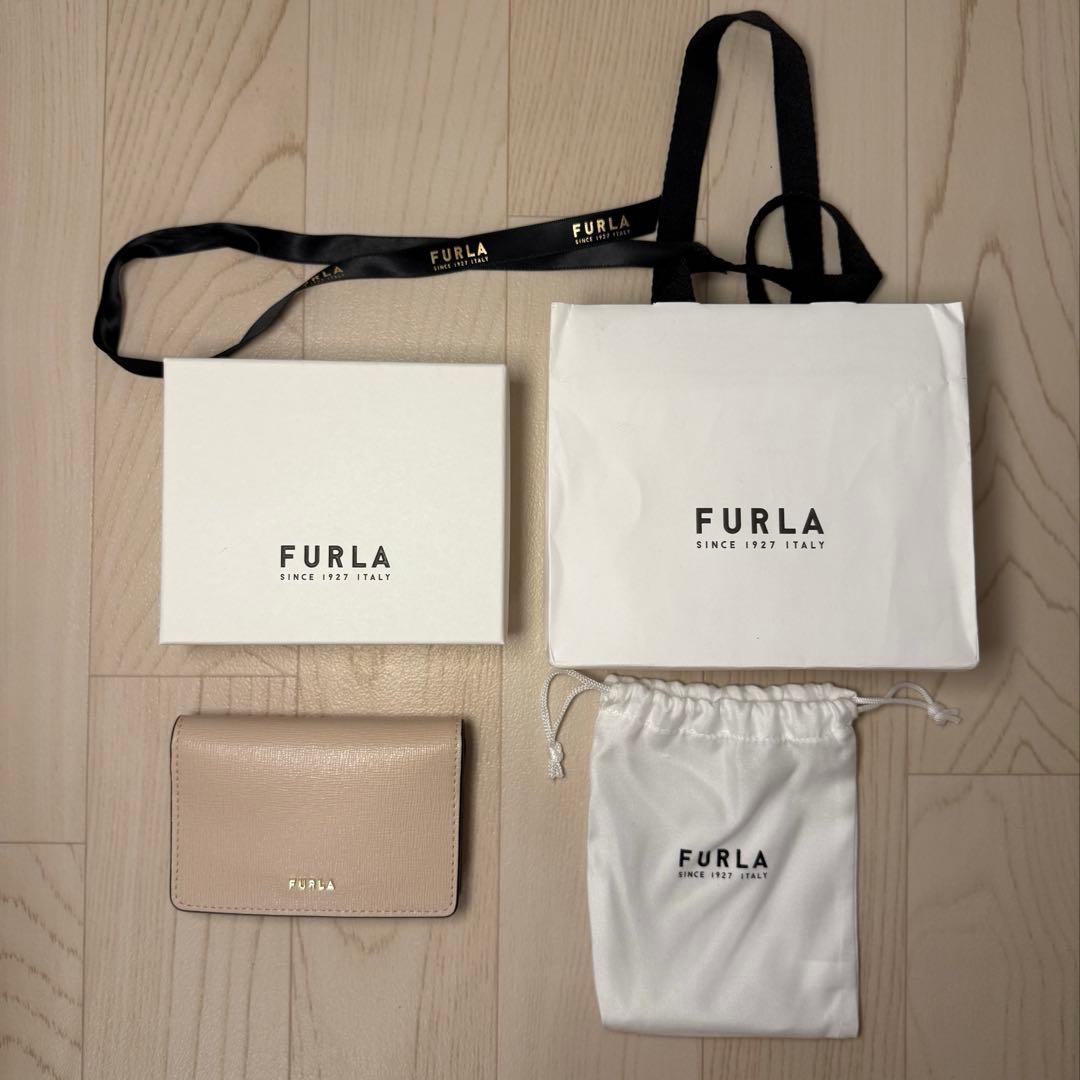 【新品・未使用】FURLA ベージュ　レザー名刺入れ
