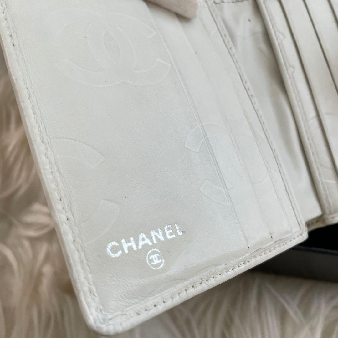 シャネル CHANEL 二つ折り 財布 カンボンライン 白 パイソン がま口