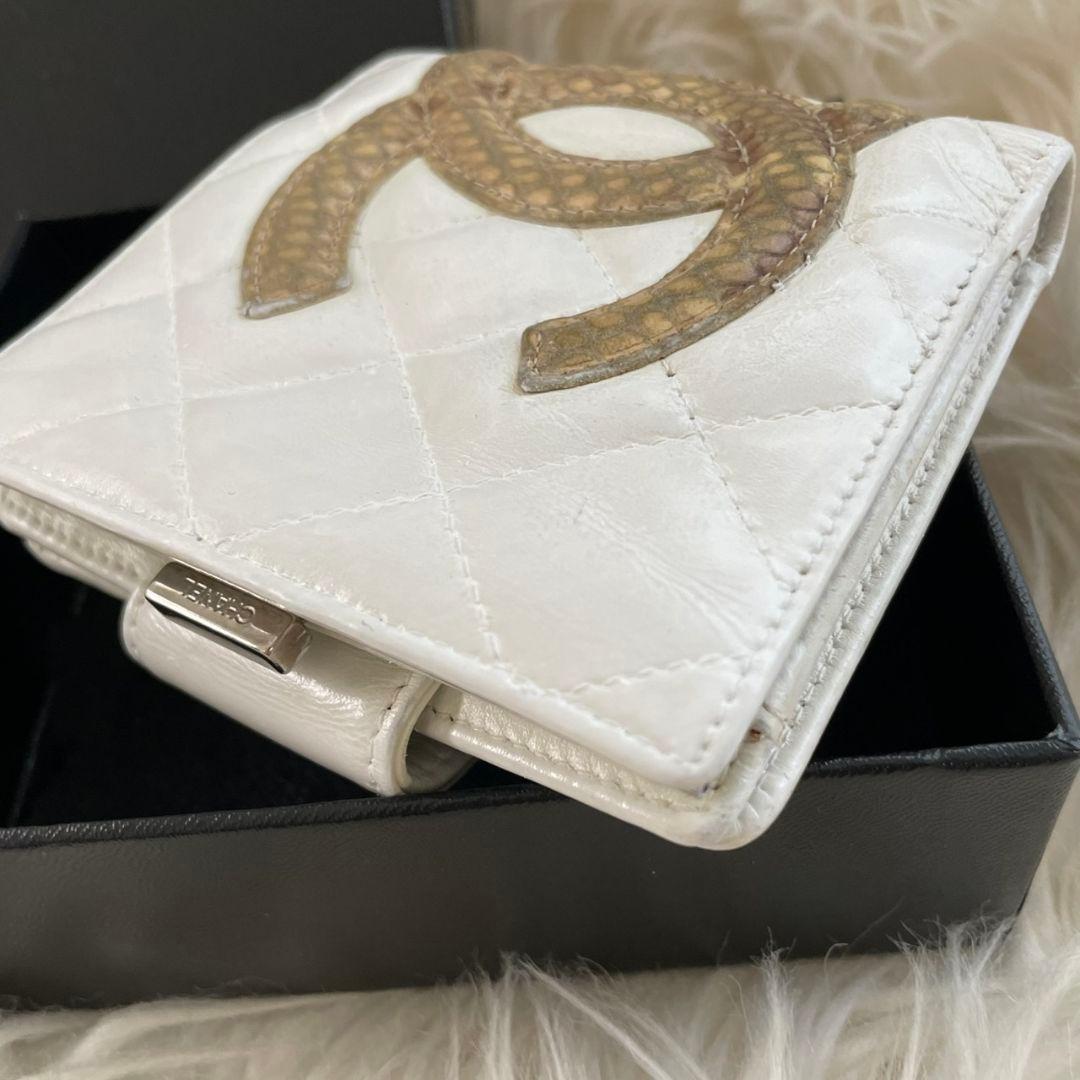 シャネル CHANEL 二つ折り 財布 カンボンライン 白 パイソン がま口