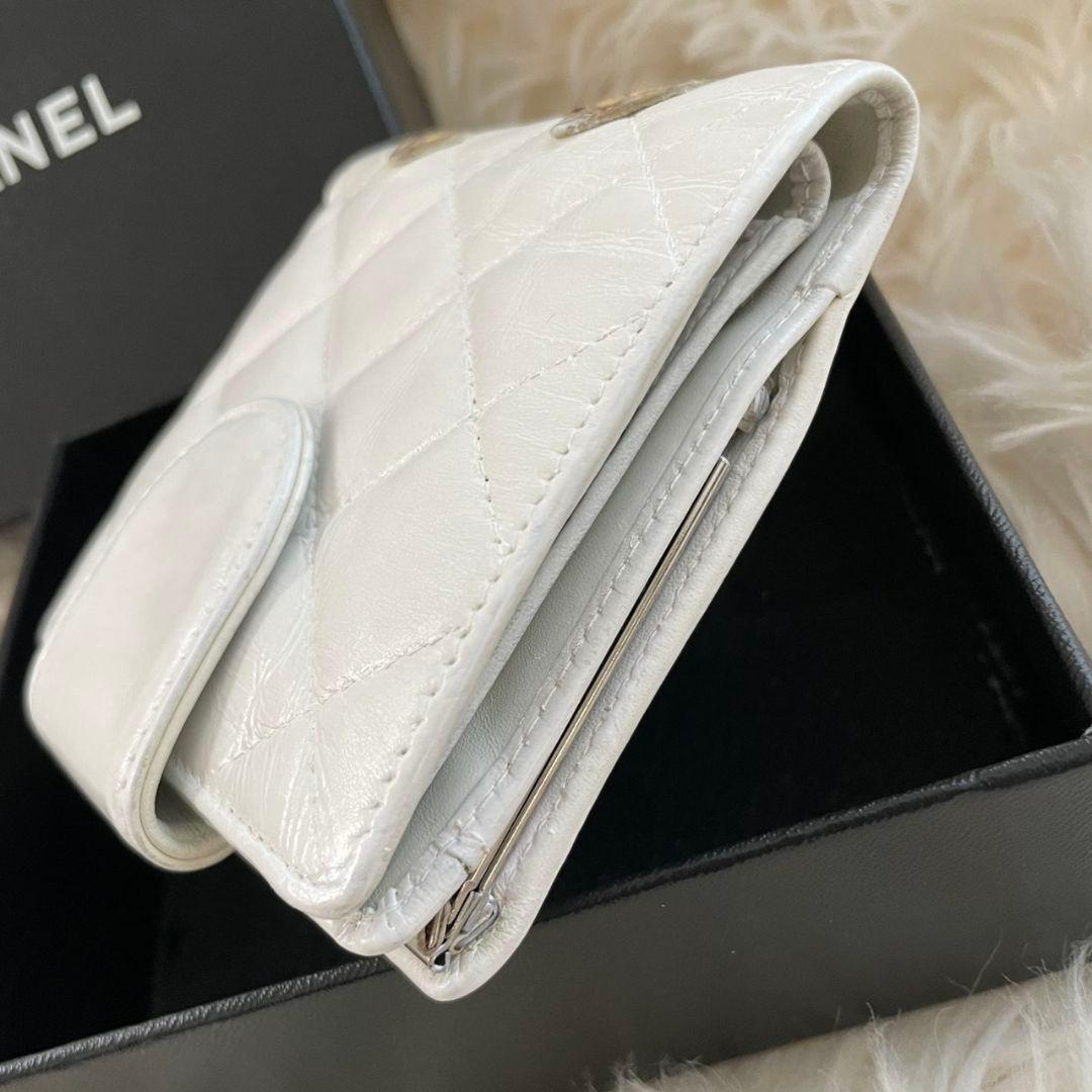 シャネル CHANEL 二つ折り 財布 カンボンライン 白 パイソン がま口