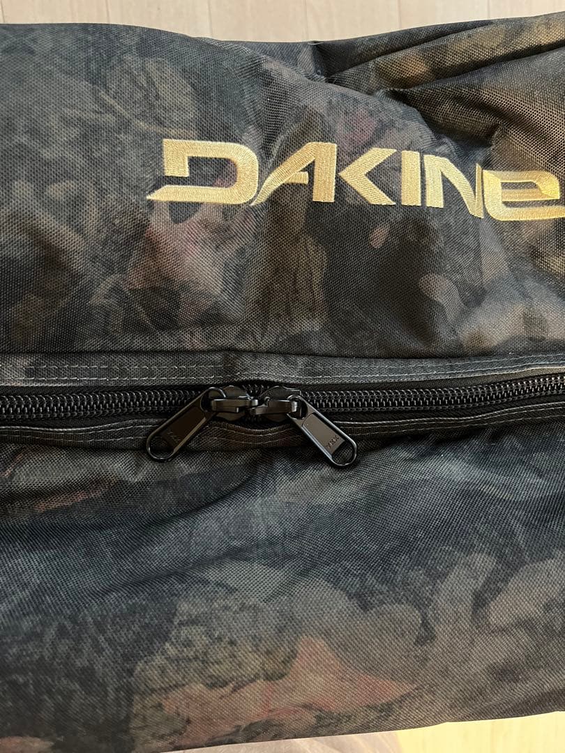 値下げしました！DAKINE ダカイン　キャリーケース