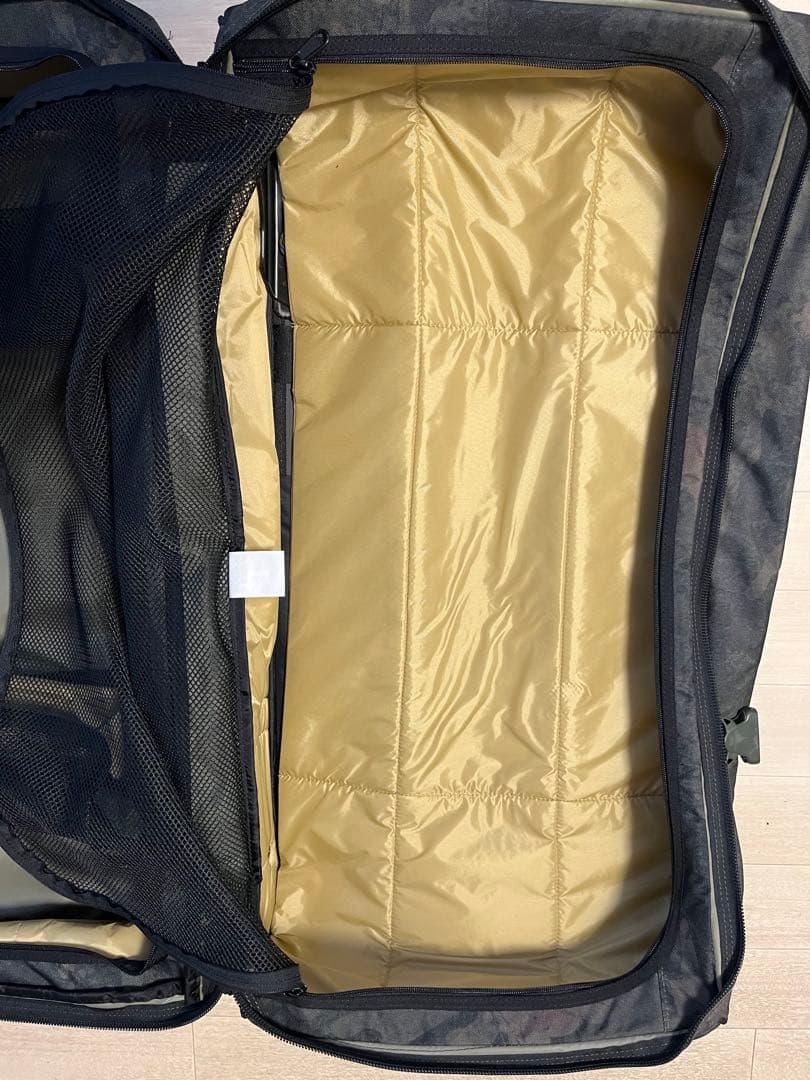 値下げしました！DAKINE ダカイン　キャリーケース