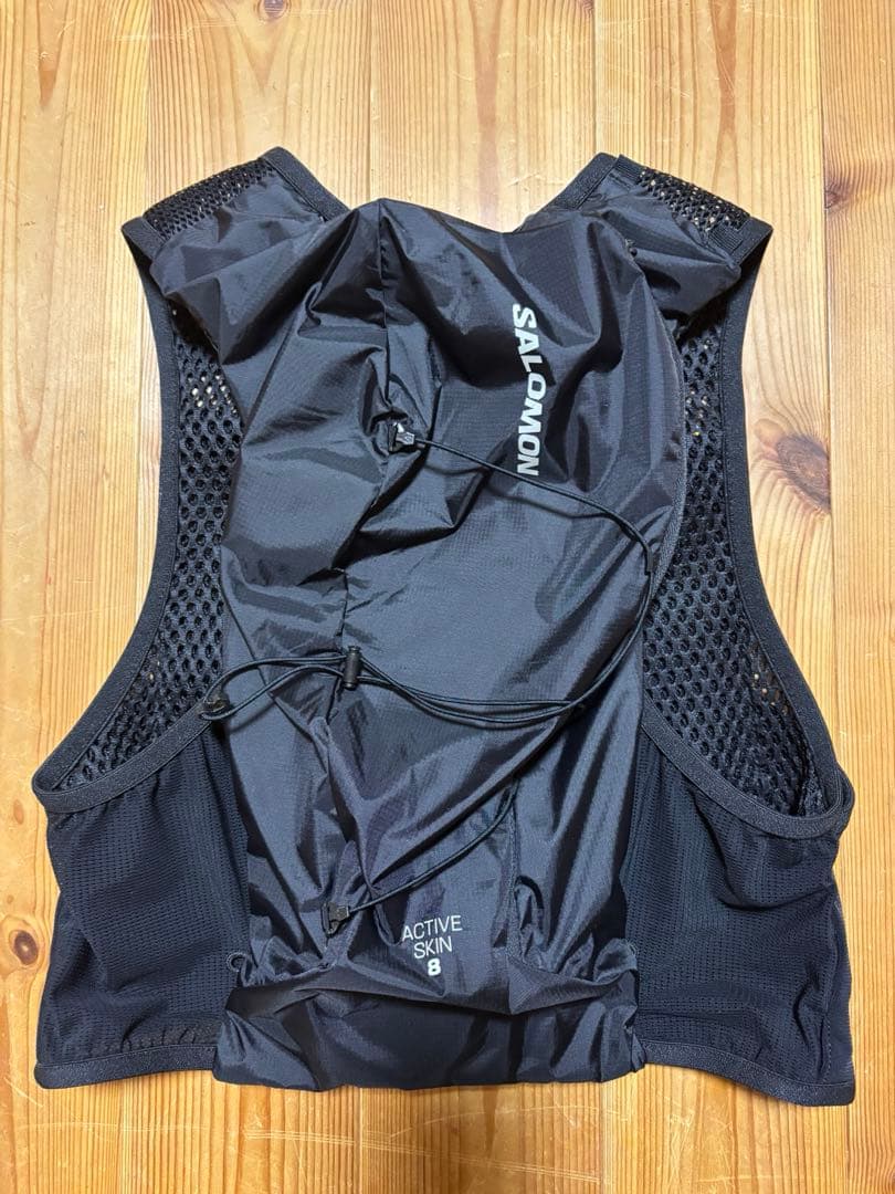 SALOMON ACT SKIN 8 NO FLASKS ブラック M 試着のみ