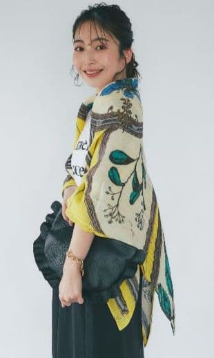 みるきーです マニプリ フレーム花柄大判ストール