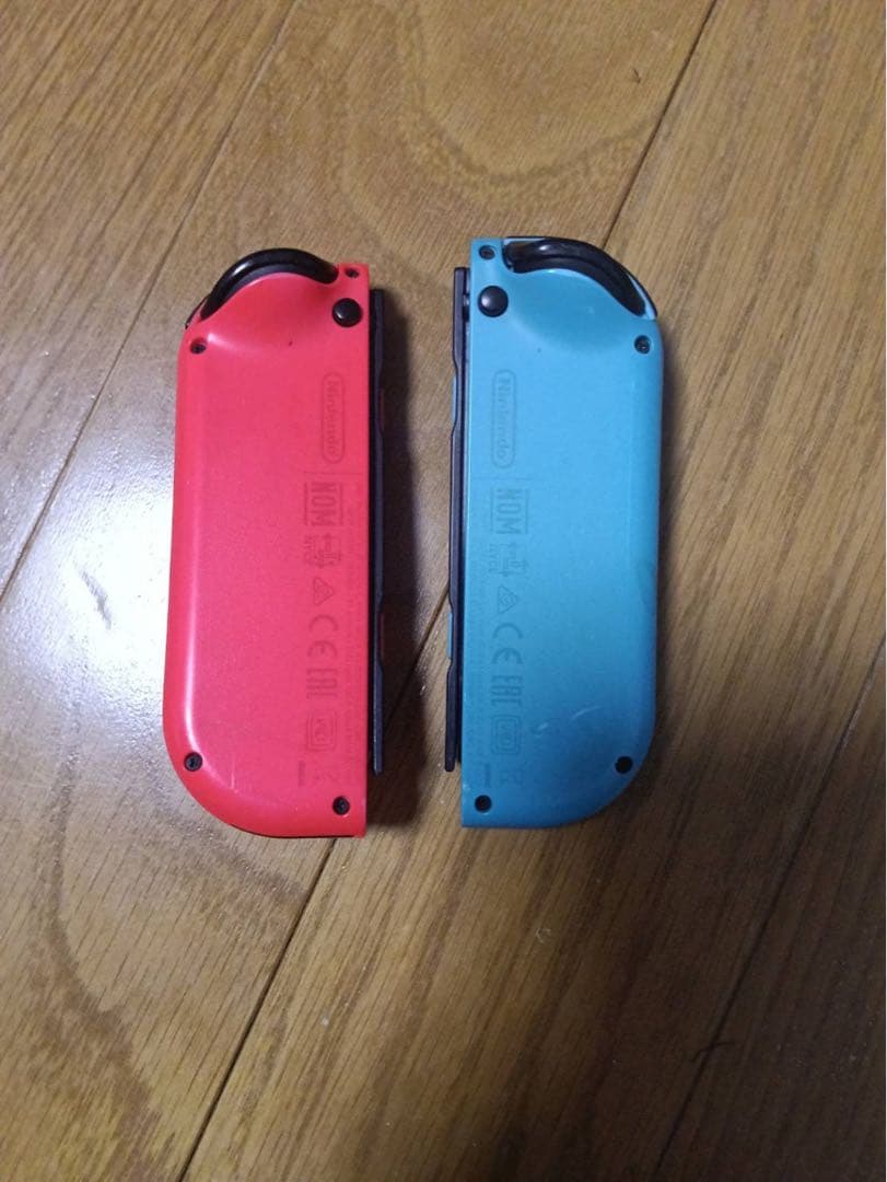 Nintendo Switch 本体 + Joy-Con 3色セット