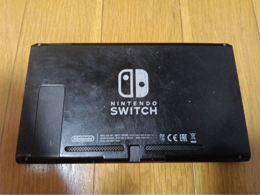 Nintendo Switch 本体 + Joy-Con 3色セット