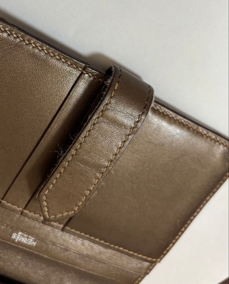 エルメス　べアンコンパクト　ゴールド　レザー二つ折り財布