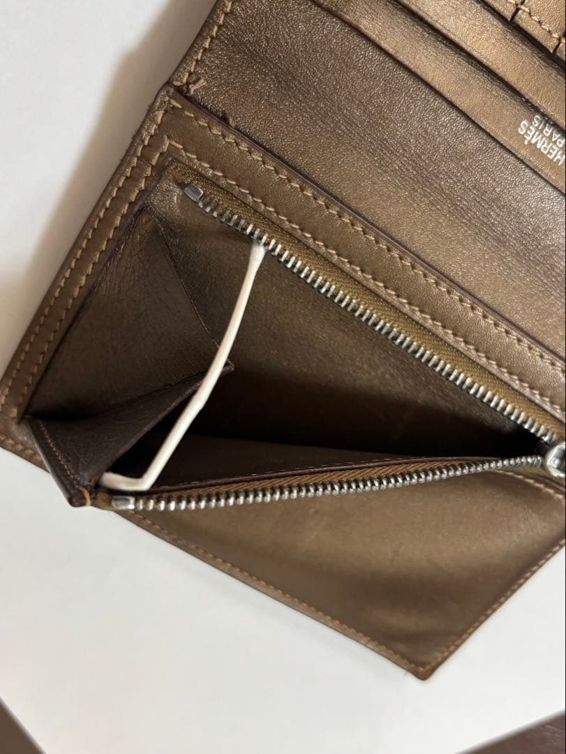 エルメス　べアンコンパクト　ゴールド　レザー二つ折り財布