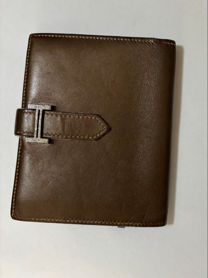 エルメス　べアンコンパクト　ゴールド　レザー二つ折り財布