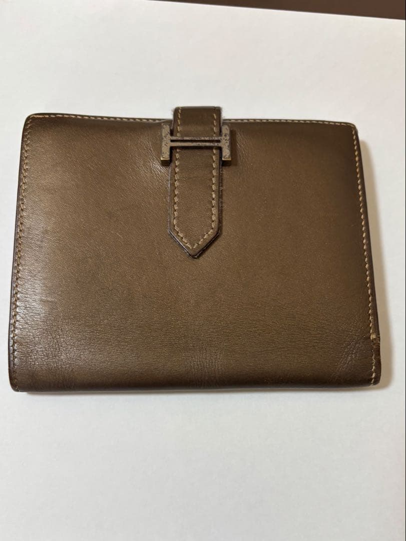 エルメス　べアンコンパクト　ゴールド　レザー二つ折り財布