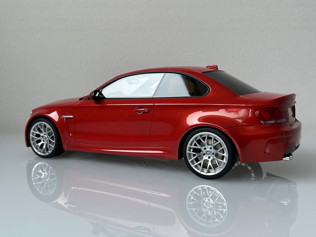 1/18  1シリーズ 1M(E82)クーペ バレンシア オレンジミニカー