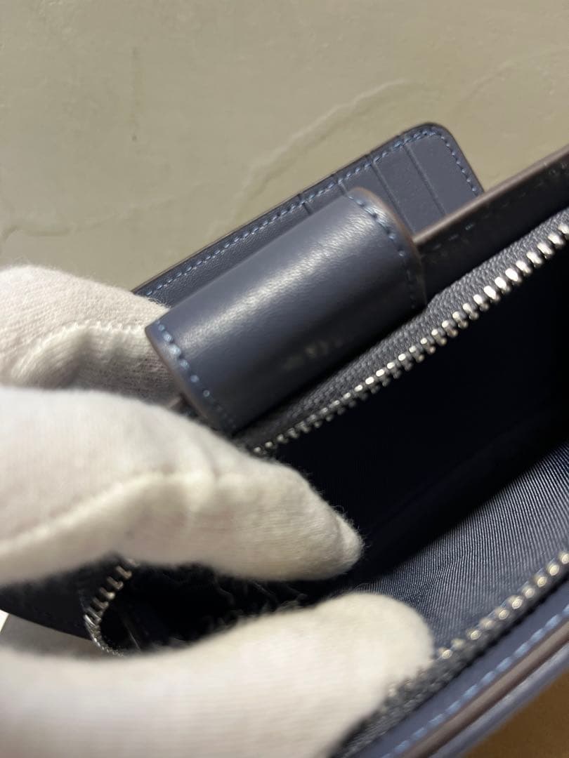 ✨️新品未使用✨️COACHアウトレット ネイビー 二つ折り財布