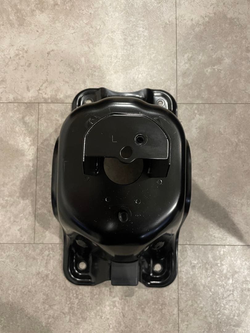 【新車時外し】再々販ランクル70 GDJ76W 純正スペアタイヤブラケット
