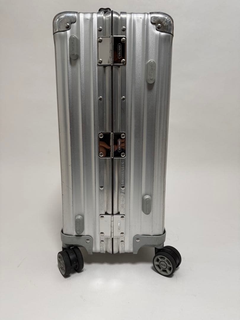 リモワ クラシックフライト 35L シルバー 4輪