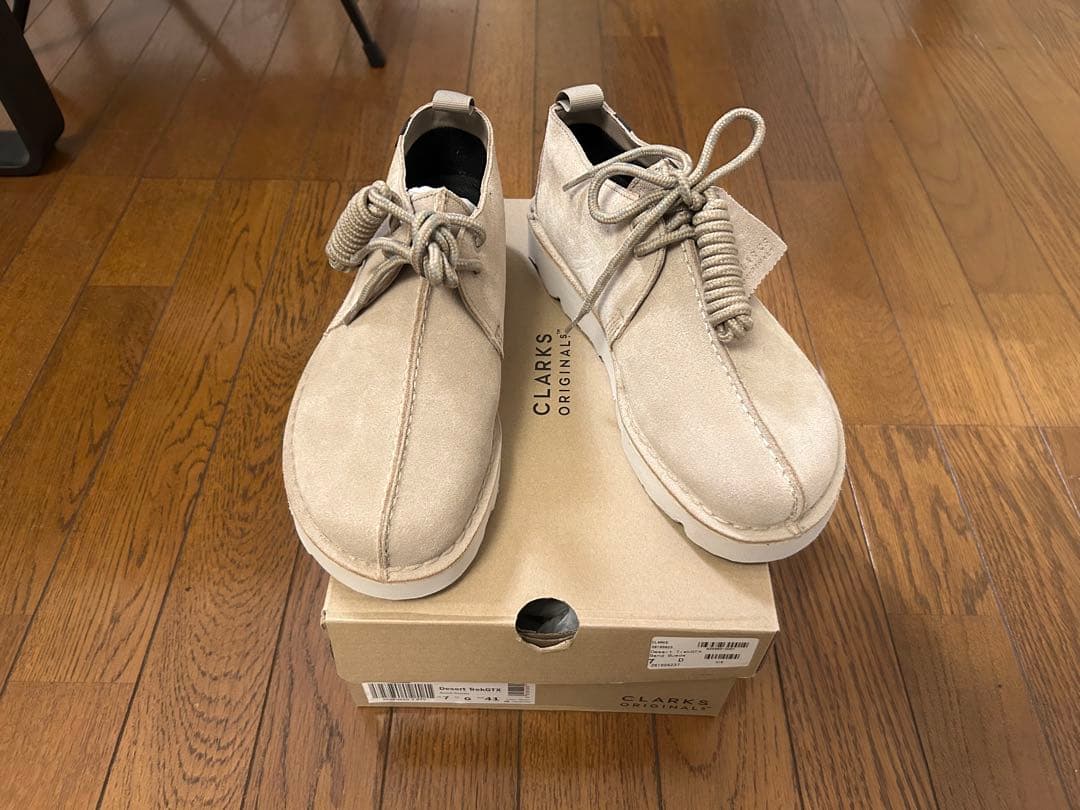 新品です♪クラークス　デザートトレックGTX UK7 Clarks ベージュ