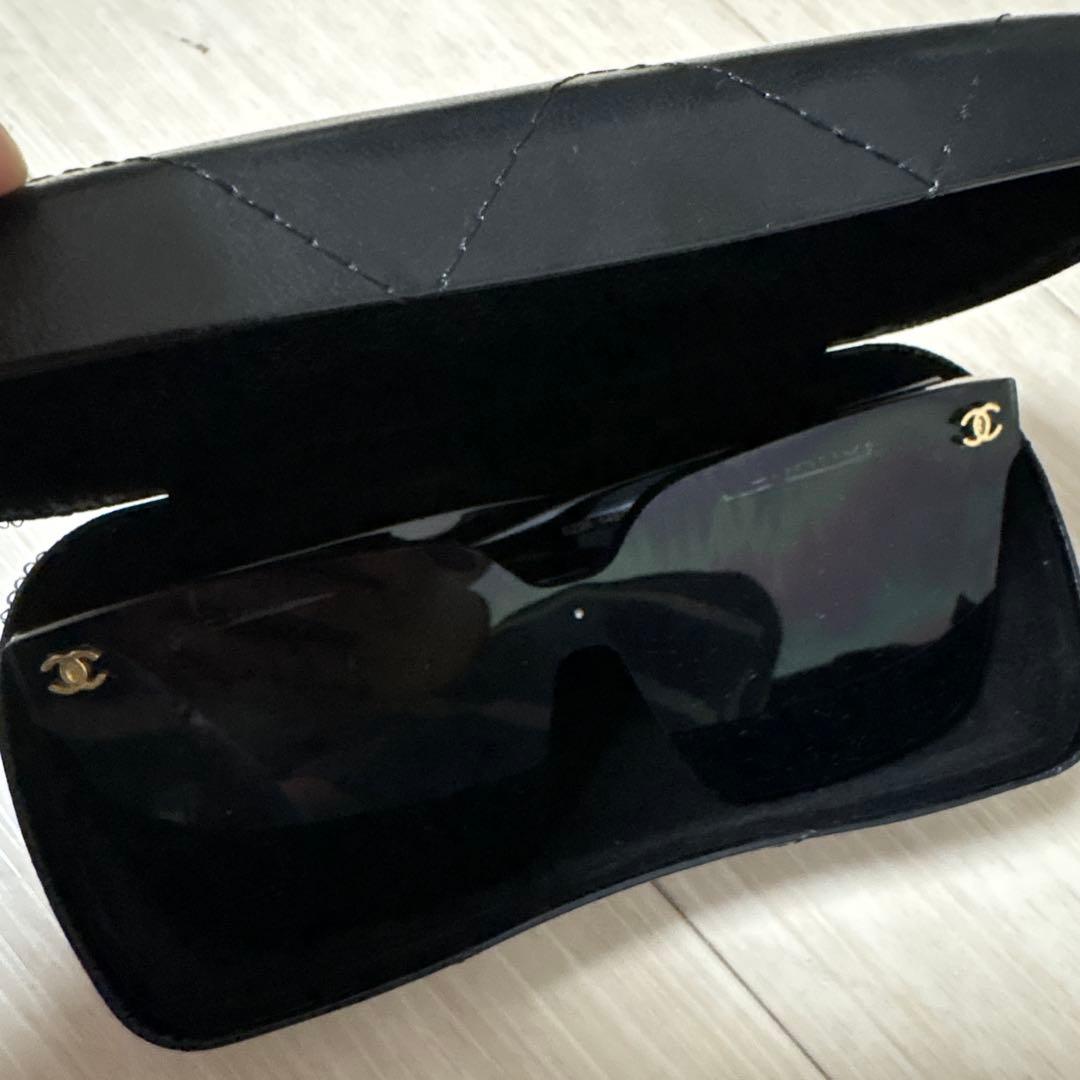 シャネル　サングラス　ノベルティ　とのことでこちらで購入　美品