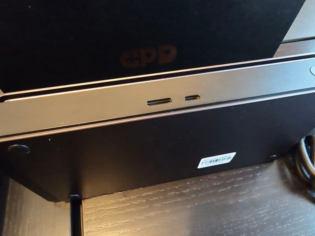 グラフィックボード・グラボ・ビデオカード GPD G1 RX7600M XT eGPU Box