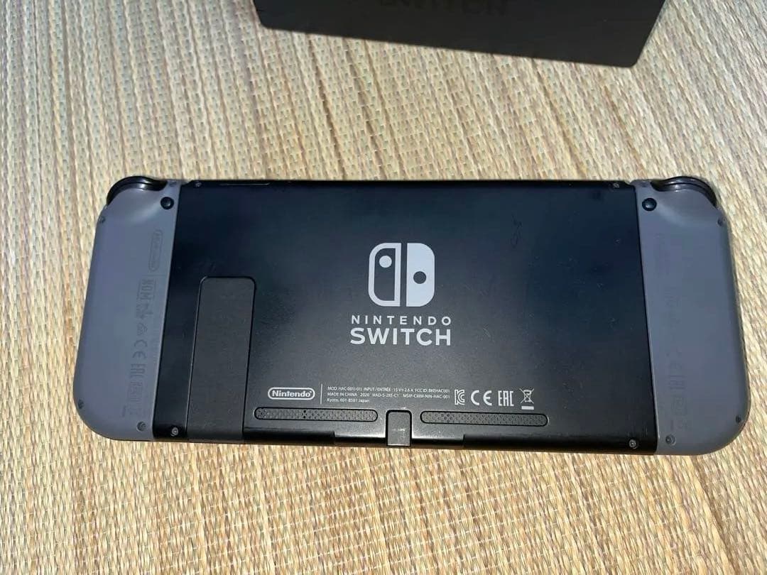 Nintendo Switch 本体 32GBとカセットのおまけ付き