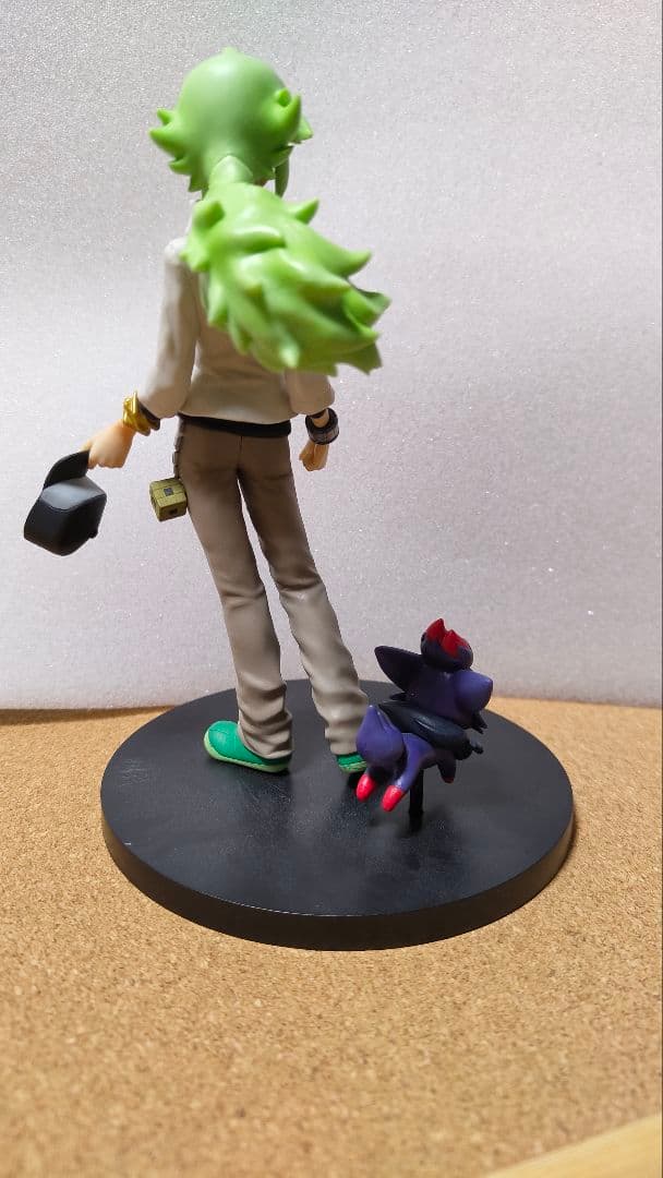 ポケモン　N（エヌ） ゾロア フィギュア