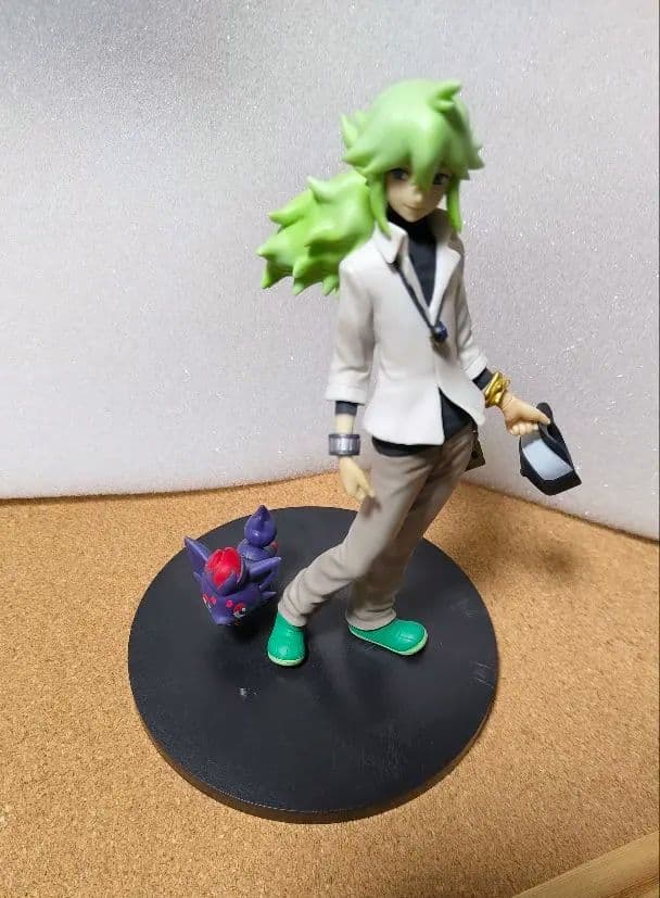 ポケモン　N（エヌ） ゾロア フィギュア
