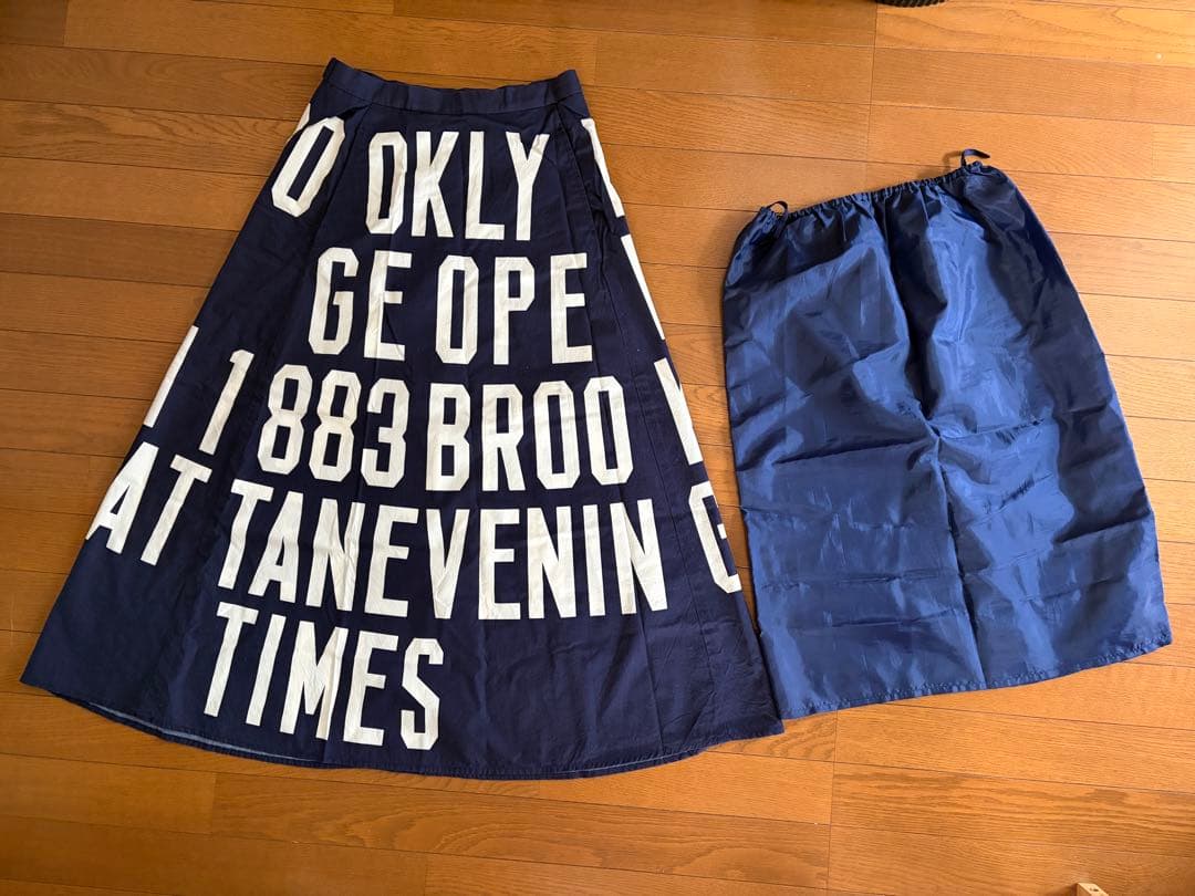 BEAMS BOY ニュースペーパー スカート ネイビー 英字 フレア