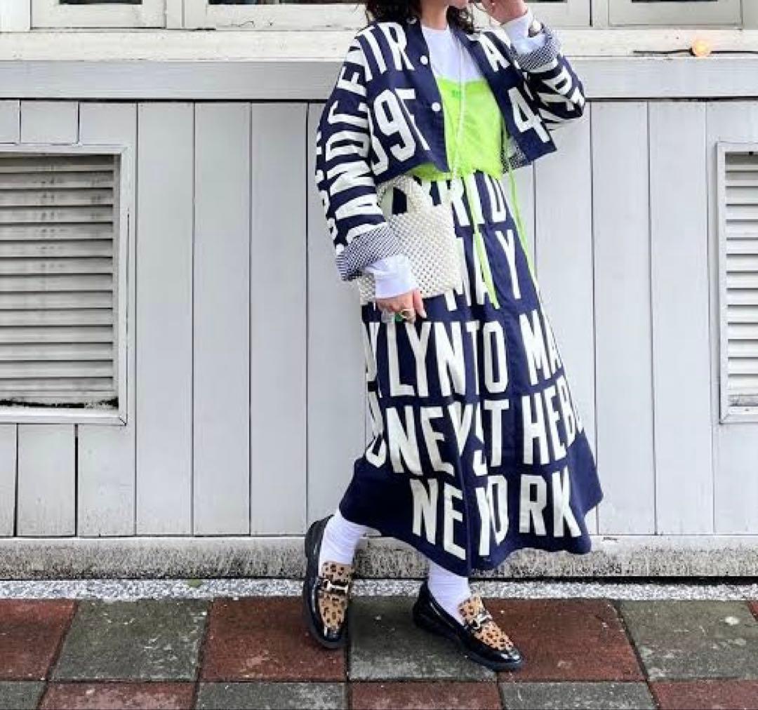 BEAMS BOY ニュースペーパー スカート ネイビー 英字 フレア