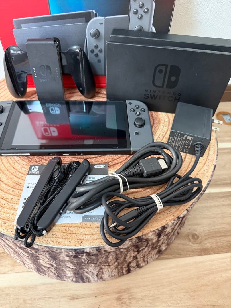 Nintendo Switch ニンテンドースイッチ本体グレー①