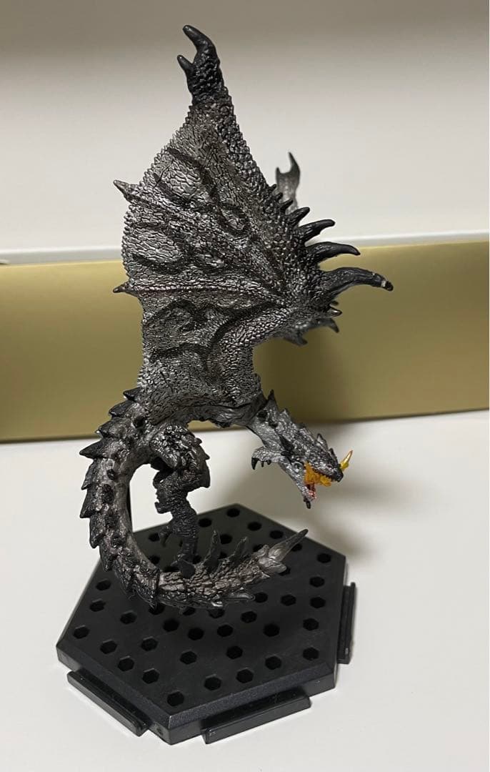 モンスターハンターフィギュア　まとめ売り　メル・ゼナ(血氣活性状態) 追加