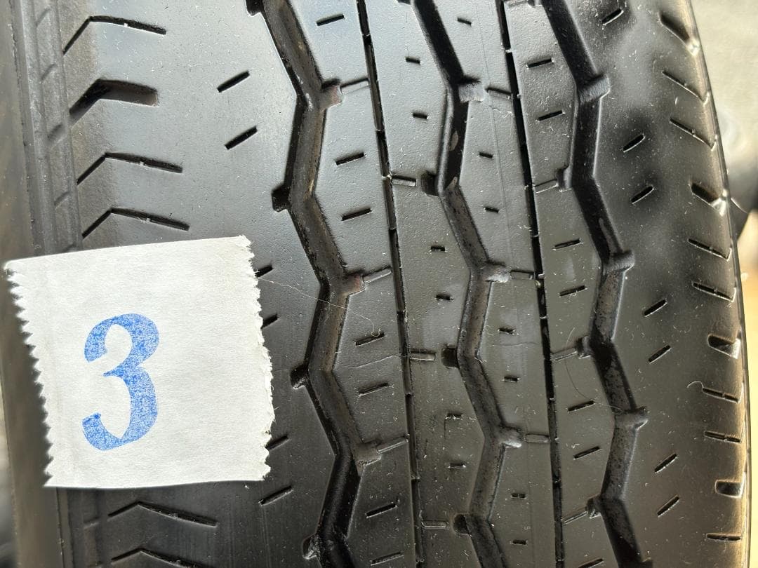 ハイエース純正タイヤ　BSエコピア195/80R15 LT （B-2本セット）