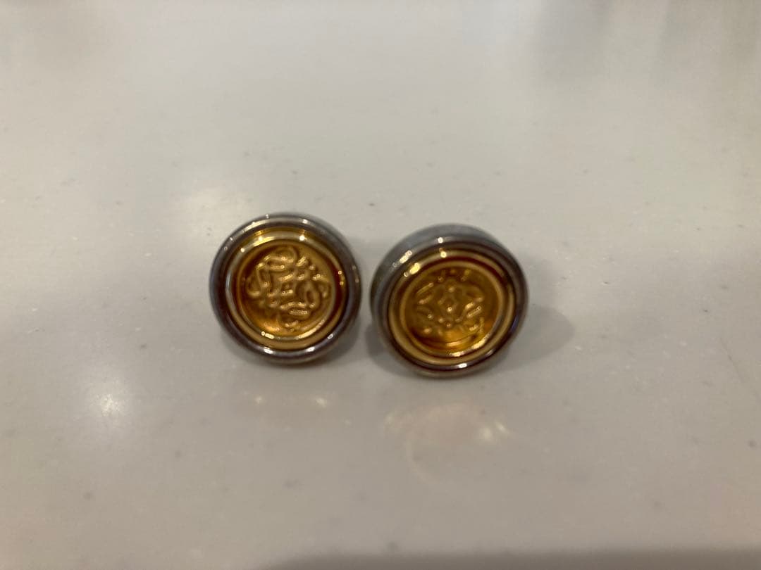 ロエベ　美品　ゴールドとグレーのカフリンクス